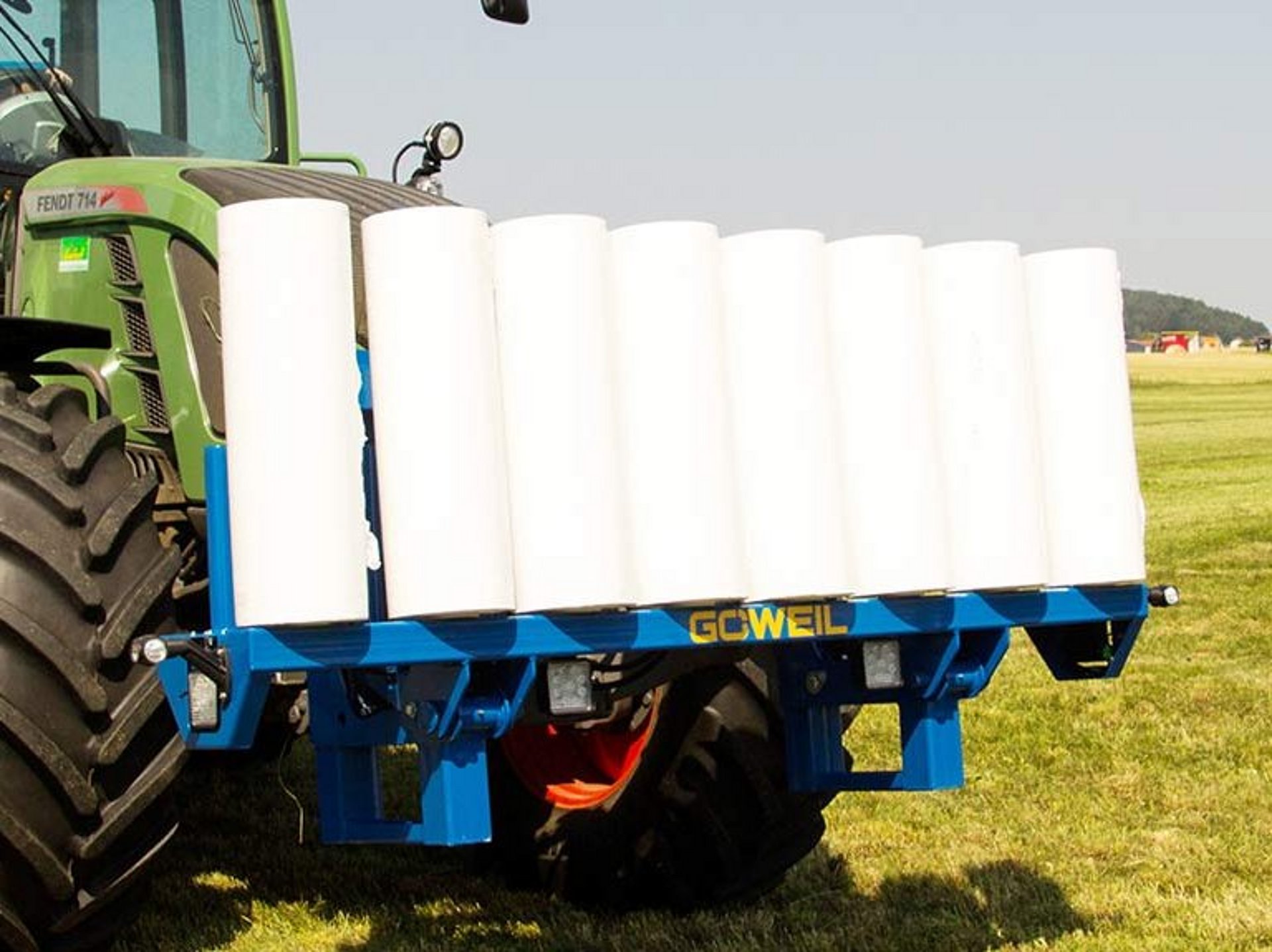 Das GFM eignet sich zum Transportieren von 16 Rollen Folie bzw. 14 Rollen Folie und zwei Rollen Netz oder Mantelfolie.