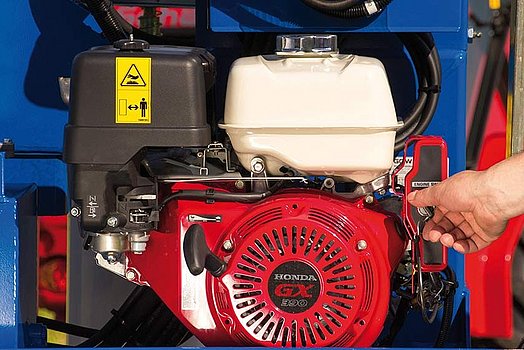 8,2 kW Honda Benzinmotor inklusive Batterie, Lichtmaschine und E-Starter sowie Hydraulikanlage