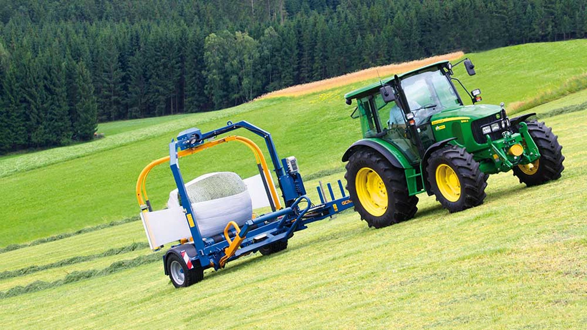 Optimální konstrukce ovíjecího stroje G5012 zaručuje i ve svazích maximální stabilitu a vhodnost použití.