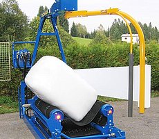 Quaderballen aber auch Rundballen werden mit der G3010 Q sauber und luftdicht verpackt.