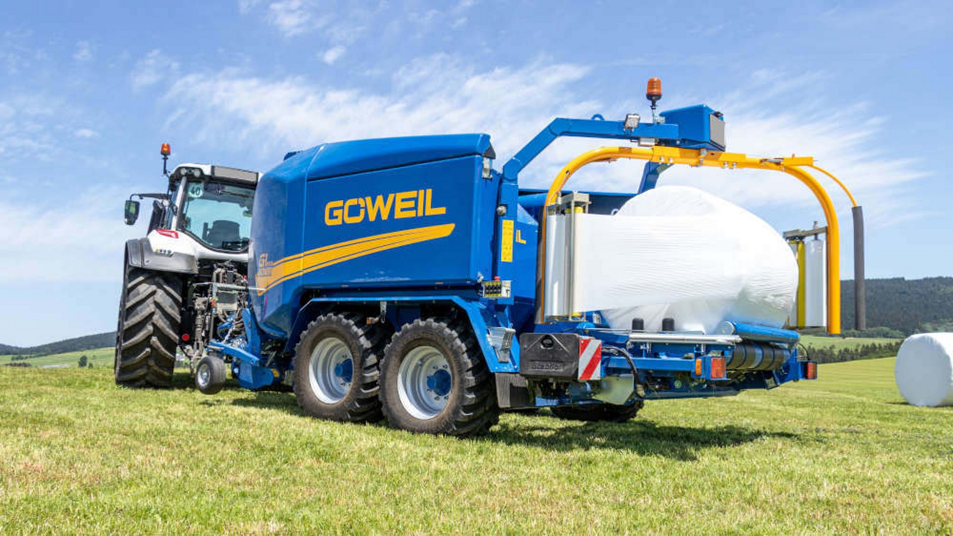 G-1 F125 Baler-wrapper combination in use