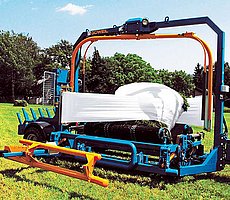 Ovíjecí stroj na hranaté balíky G4020 Q Profi.