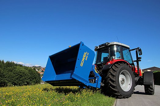 La construction de la benne basculante GHU 12 garantit une hauteur de basculement maximale.