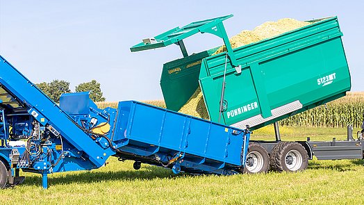 The material is deposited in the large-capacity feeder.