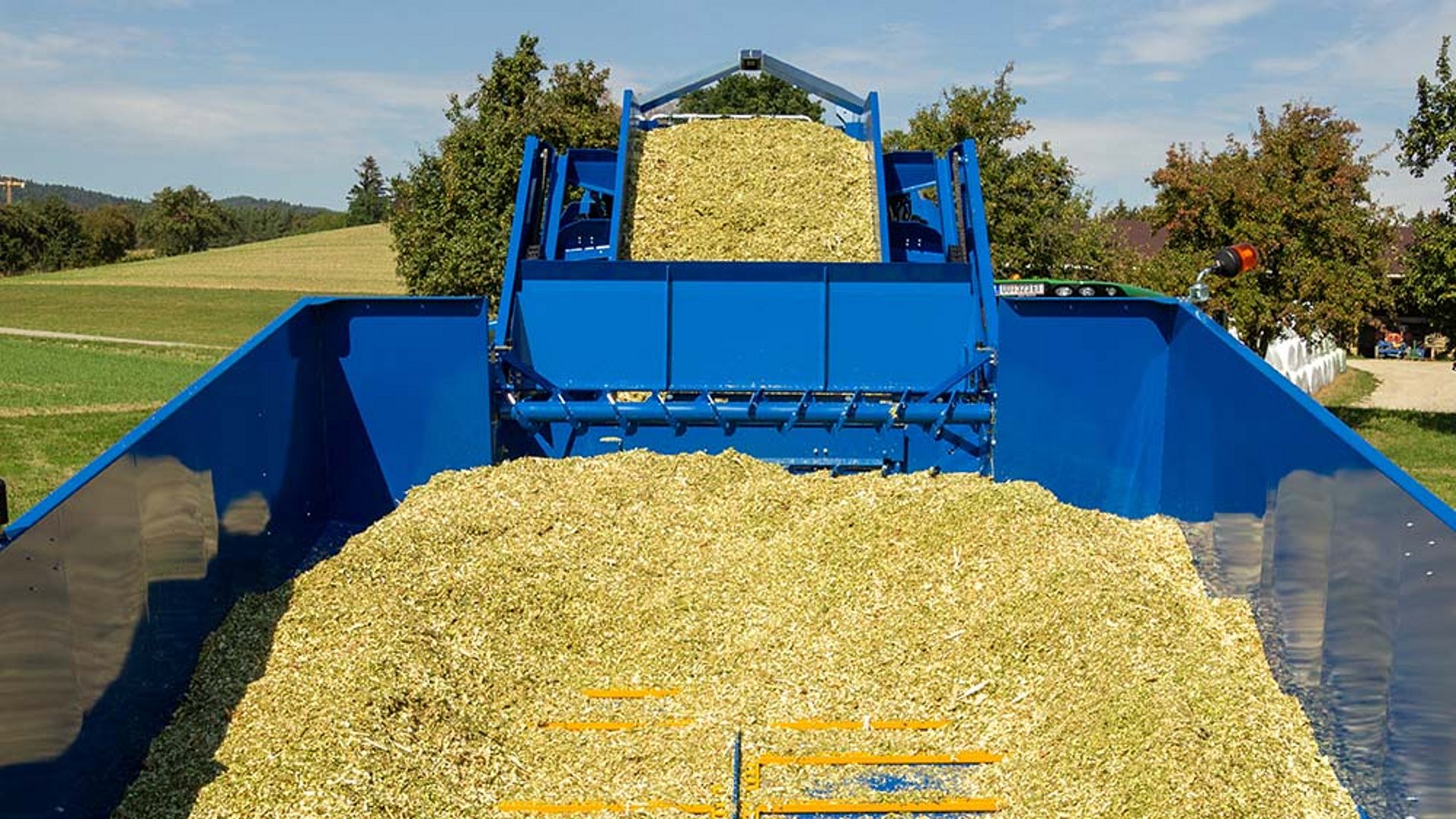 Das Material gelangt perfekt dosiert vom Zubringer zum Steilförderer.