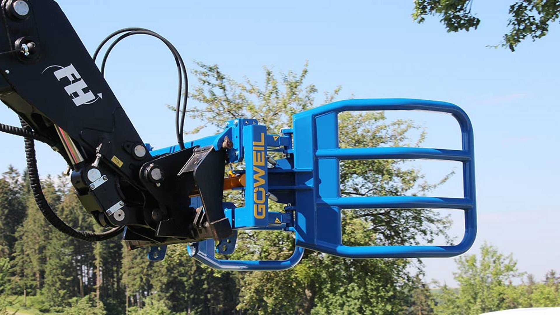 La compensación de oscilación produce una adaptación especialmente suave de los brazos de sujeción a la paca.