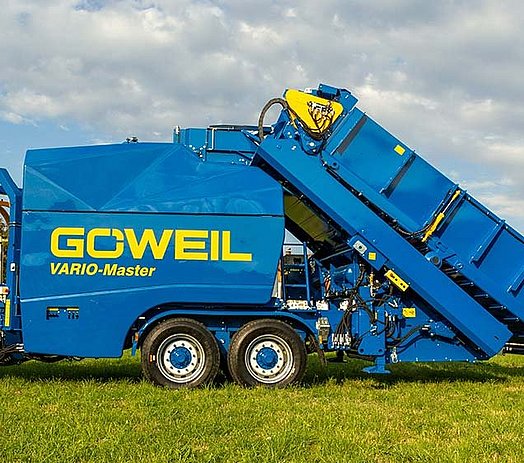 The VARIO-Master V140 is positioned at the field.