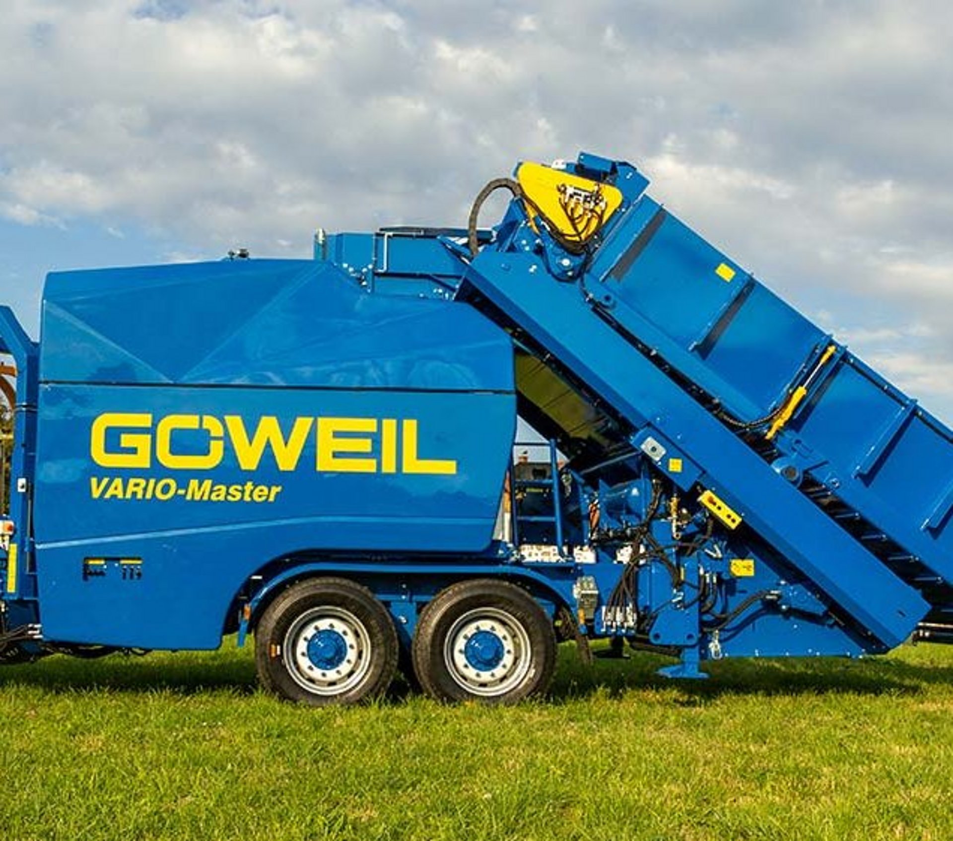 De VARIO-Master V140 wordt op het veld gepositioneerd.