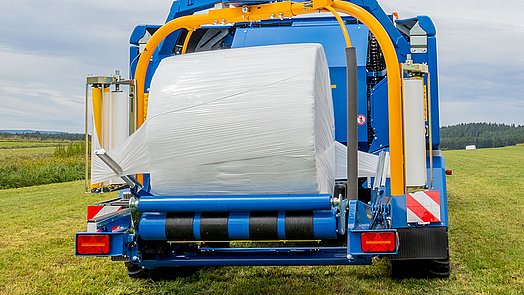 G-1 F125 Baler-wrapper combination in use