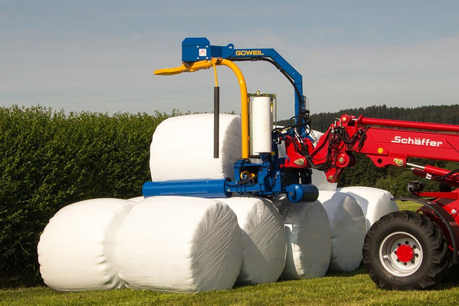 Die Arbeitsabläufe „Transportieren“, „Wickeln“ und „Stapeln“ sind bei der G1015 in einem Gerät vereint.