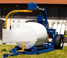 La balle est enrubannée de manière rapide et étanche à l’air.