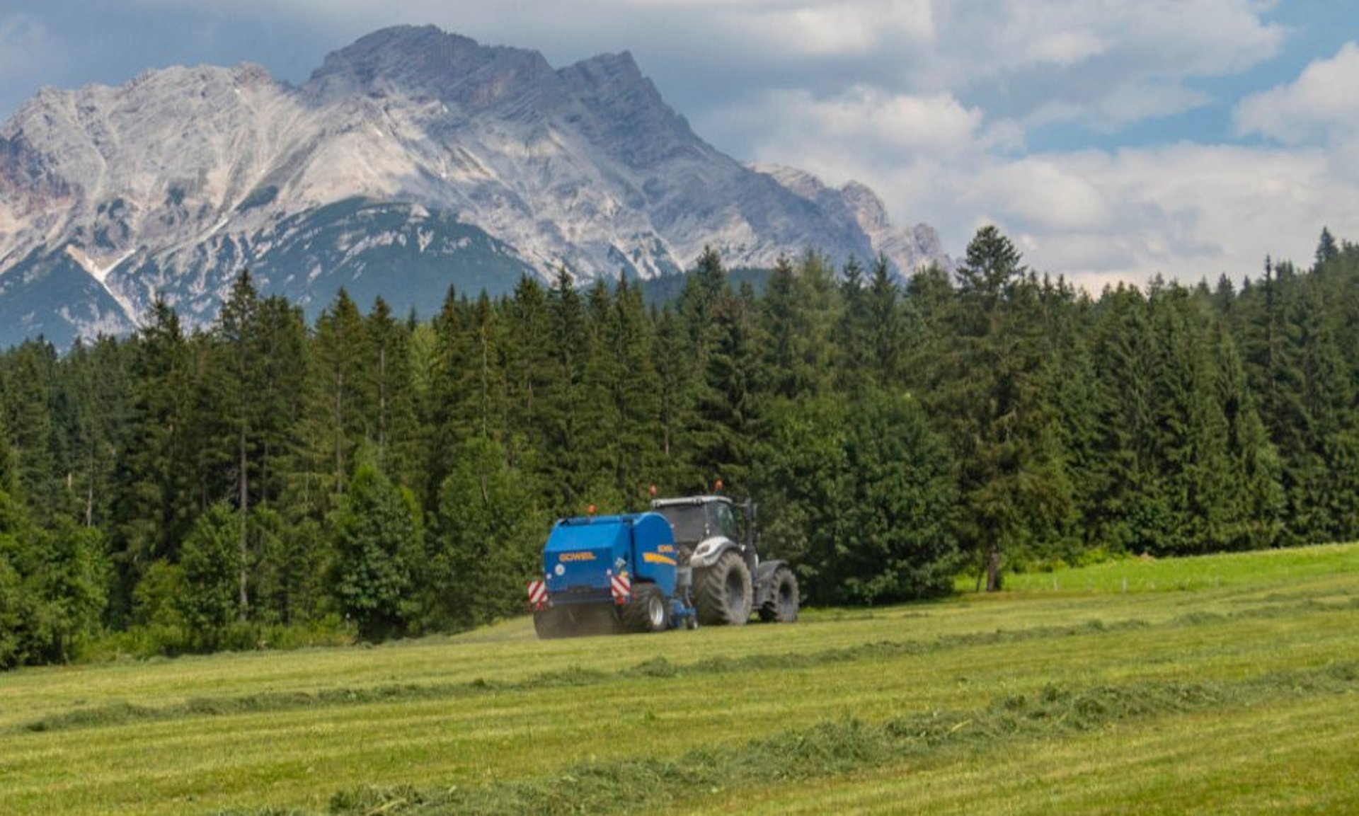 La G-1 F125 le ayuda a lograr la máxima calidad de forraje.