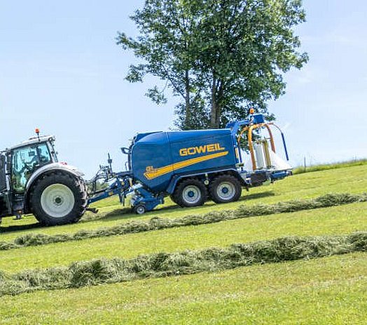 G-1 F125 Baler-wrapper combination in use