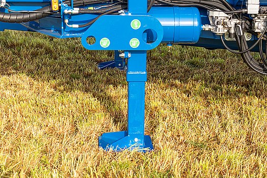 Extend the support feet