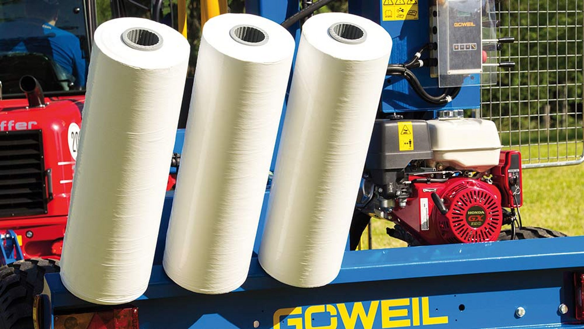 Avec le chargeur de film, jusqu’à 3 rouleaux de film peuvent être transportés.