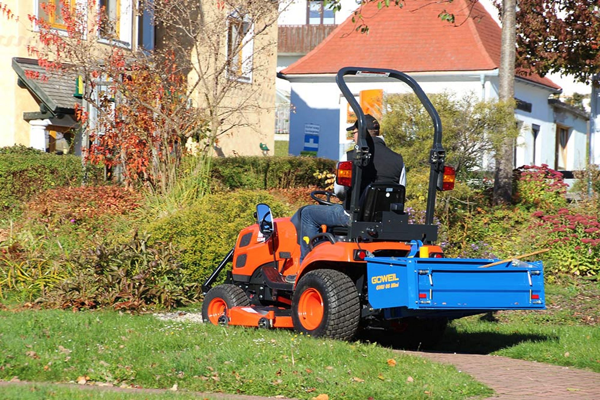 De GHU 06 Mini hoogkiepbak is voorzien van een pendelklep.