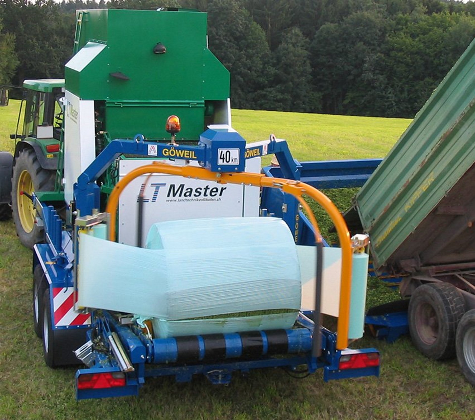 De eerste maiscombinatie geproduceerd in samenwerking met de Zwitserse firma Landtechnik Master.