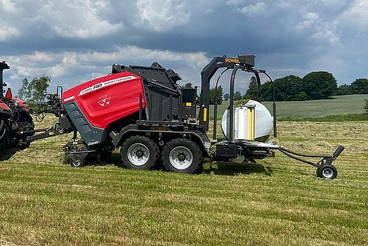 G-1 F125 Baler-wrapper combination in use