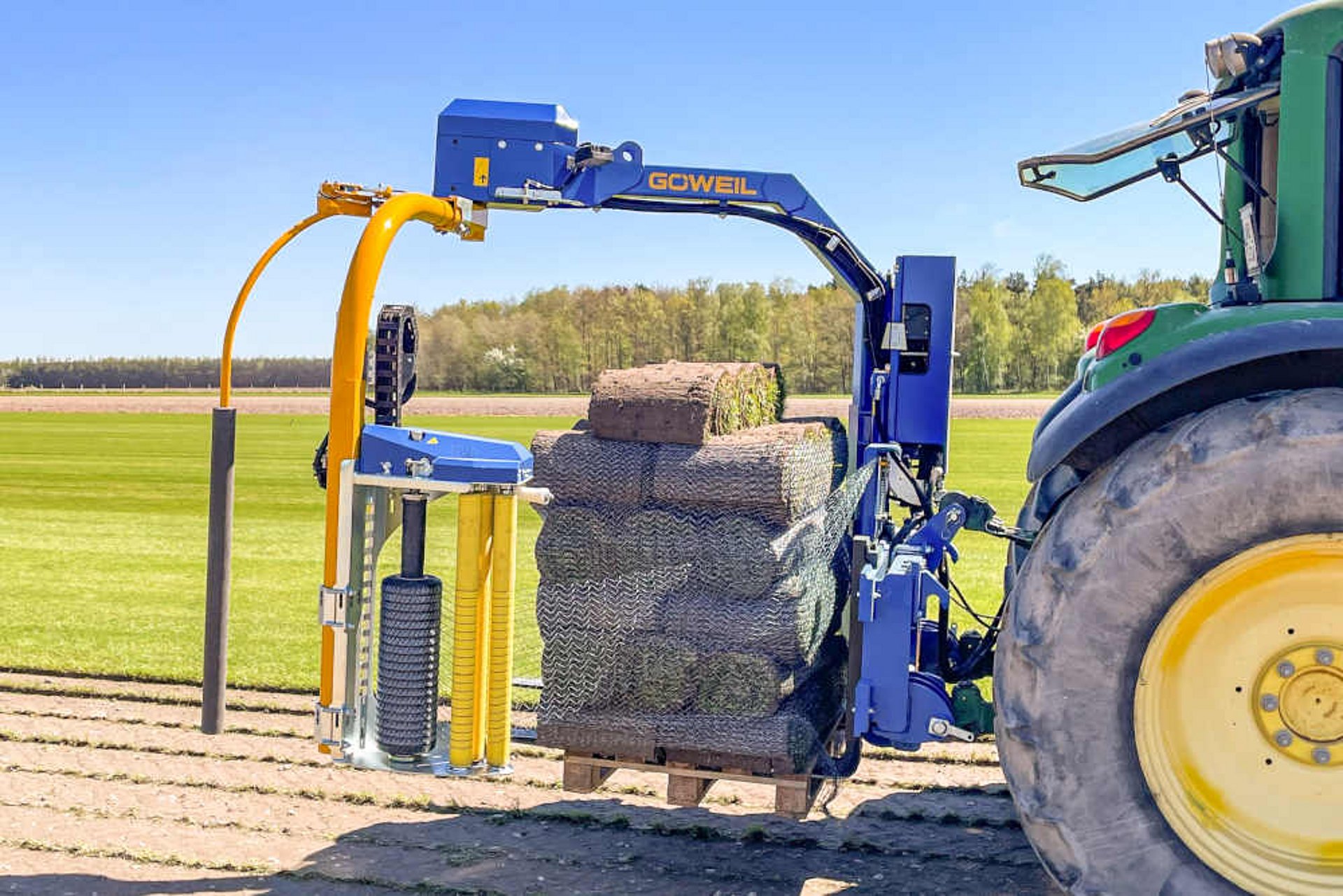 La encintadora para palets GÖWEIL G1010 en uso