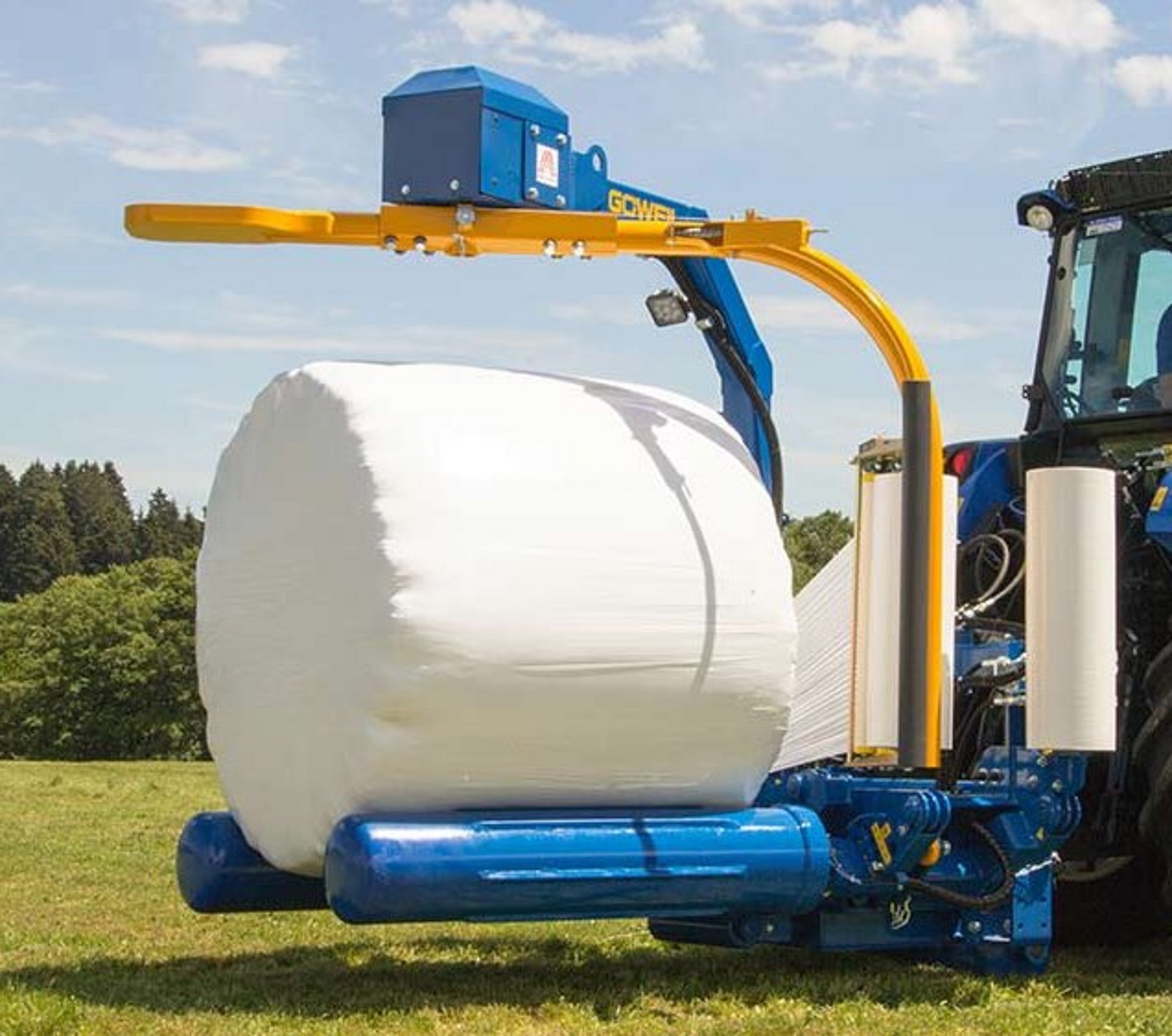 The G1015 roller wrapper sets itself apart with its ultra compact and sturdy design.