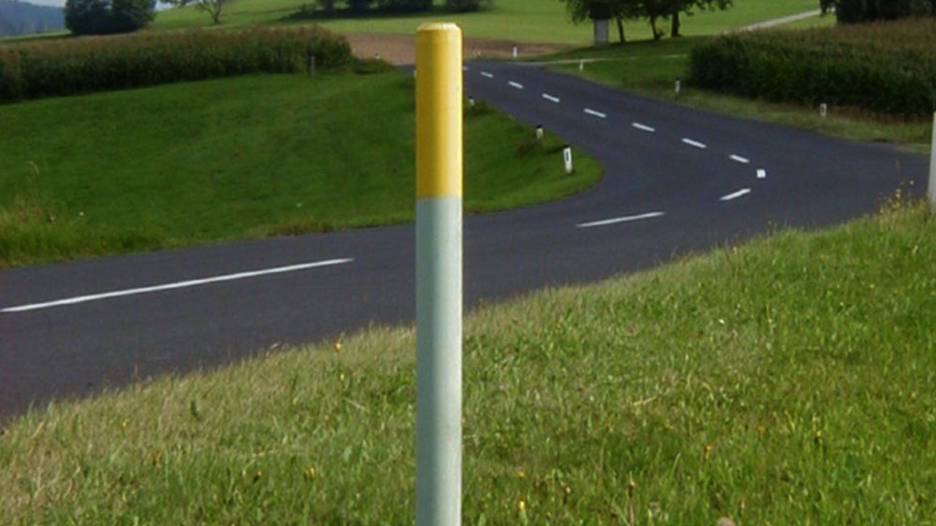 The Keplast corporation, for instance, manufactures boundary posts made of used silage films. (Image: Keplast corporation)