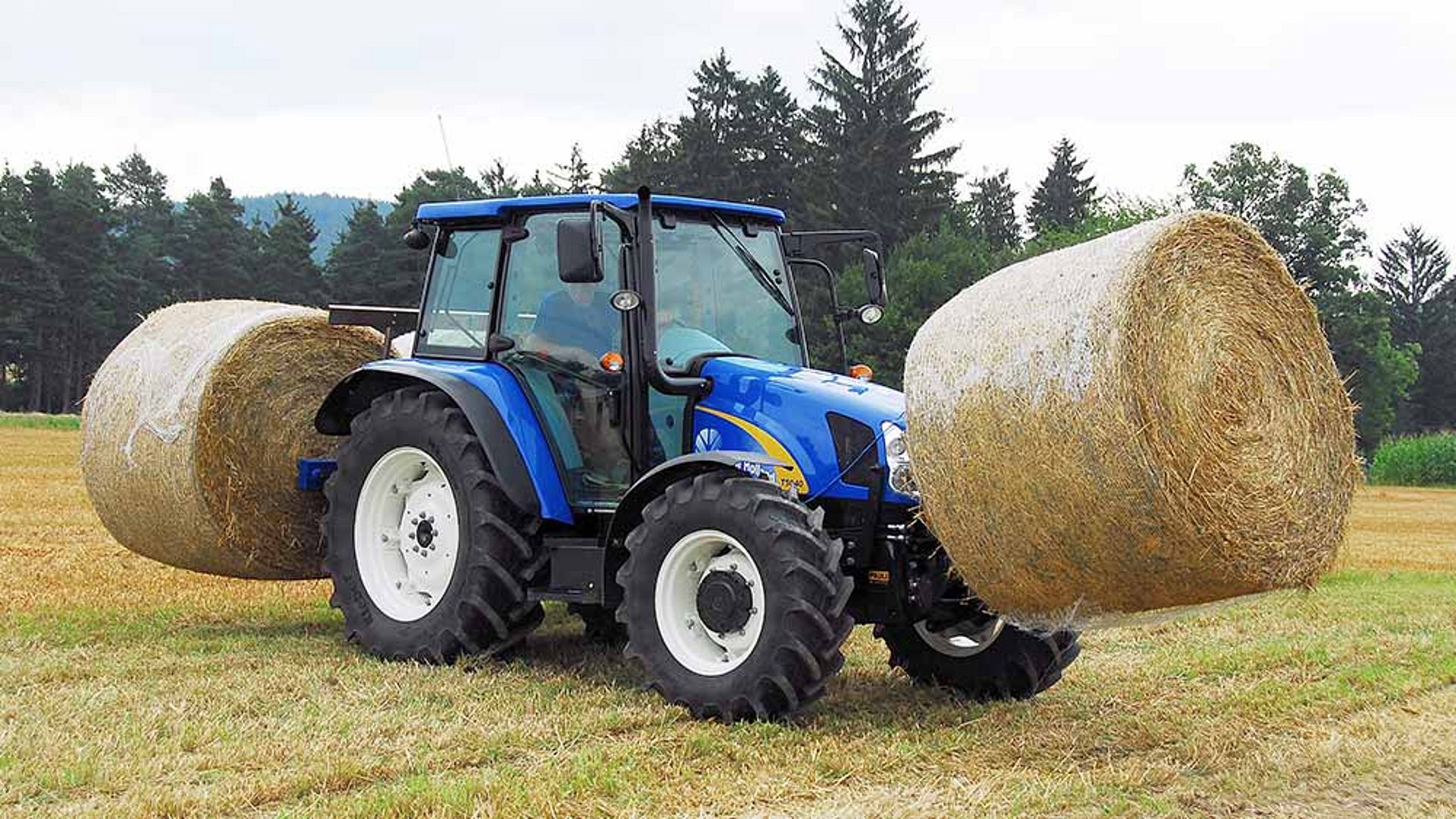 Met de TDE wordt moeiteloos laden en transporteren van ronde balen gegarandeerd.