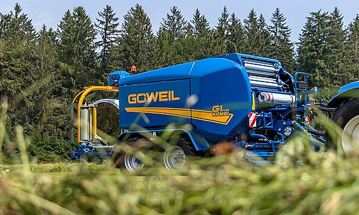 Mit der G-1 F125 Kombi erhält man perfekt gepresste und gewickelte Ballen mit nur einer Maschine.
