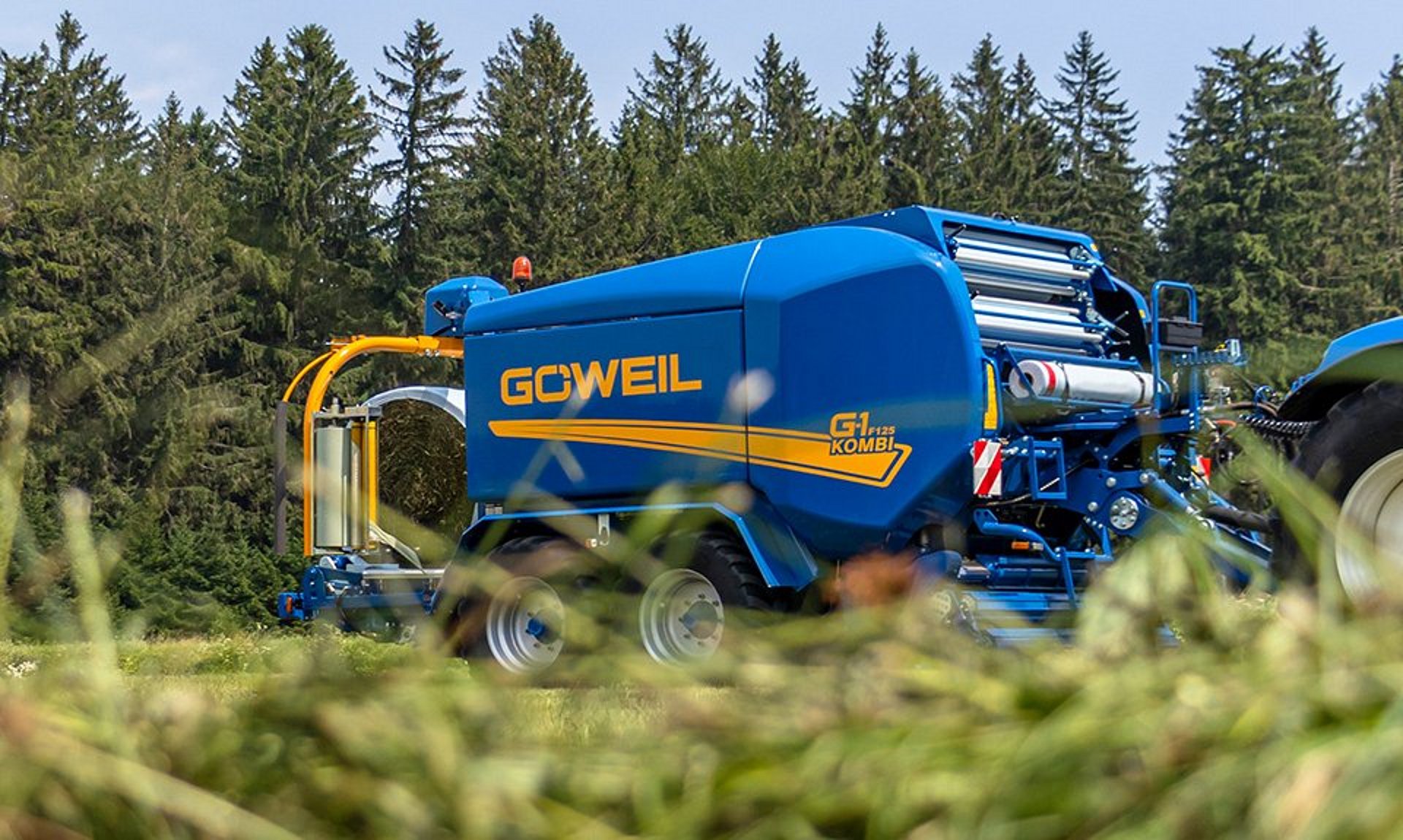 Mit der G-1 F125 Kombi erhält man perfekt gepresste und gewickelte Ballen mit nur einer Maschine.