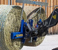 Der TDD transportiert mühelos gleich zwei Rundballen.