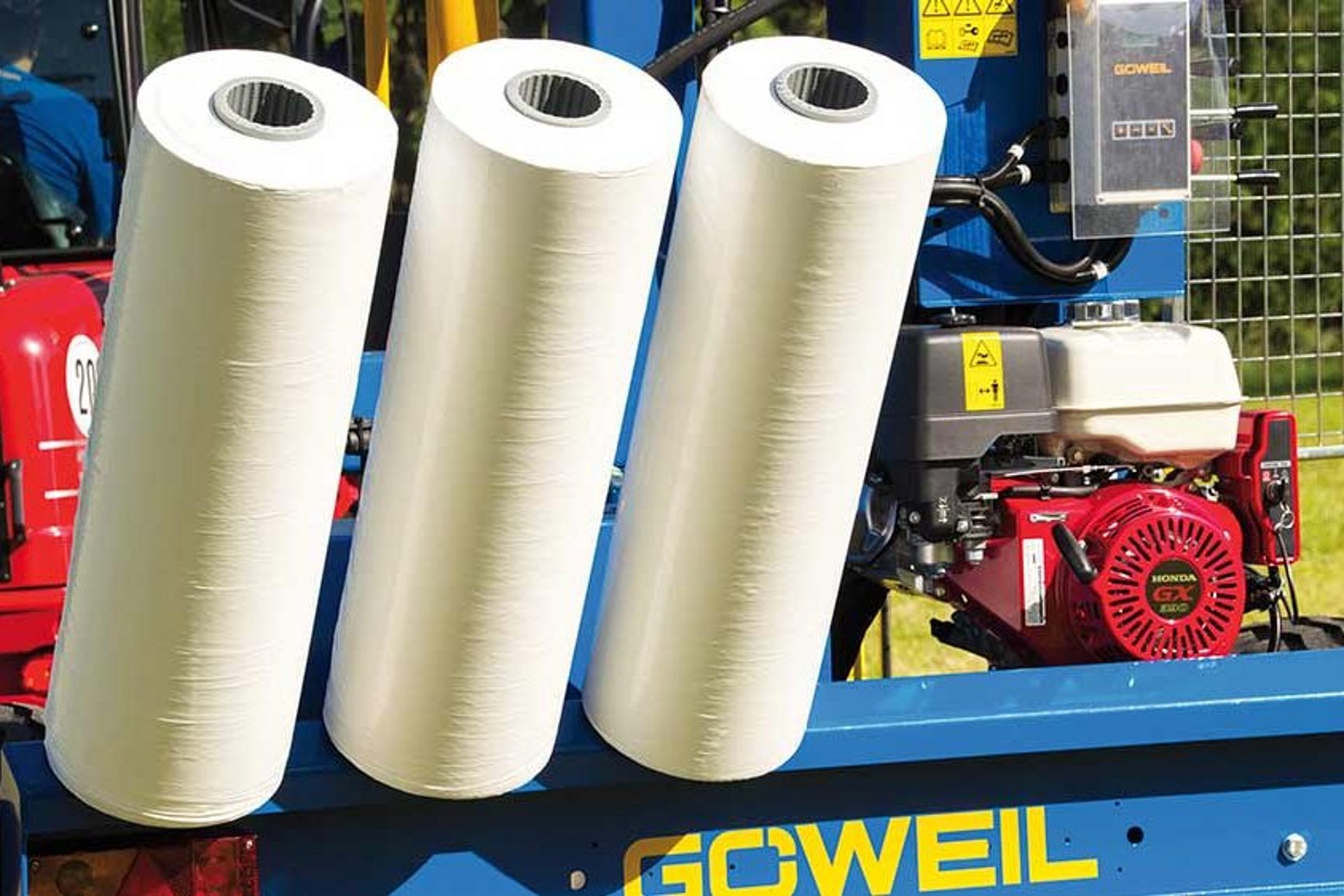 Mit dem Folienmagazin können bis zu 3 Rollen Folie transportiert werden.