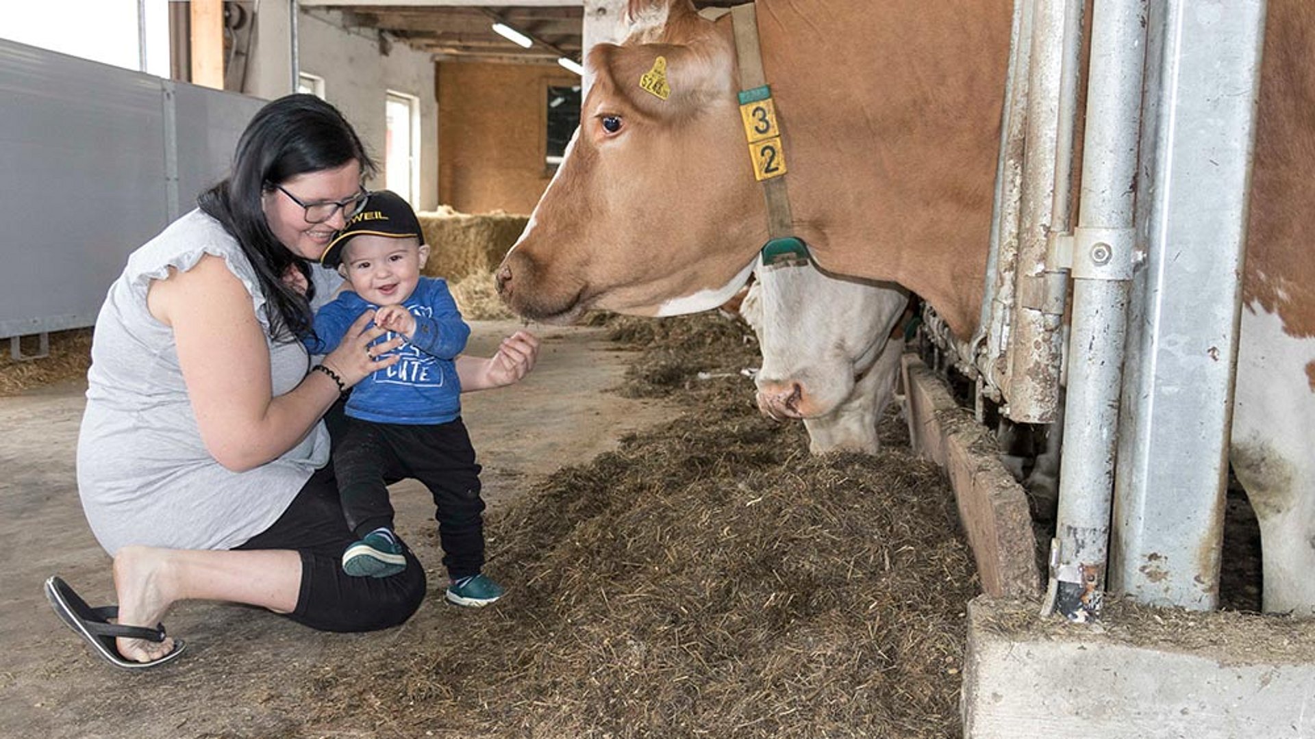 Tina jest matką całym sercem. Również ona zdecydowała się na zmianę zawodu i zajęcie się rolnictwem.