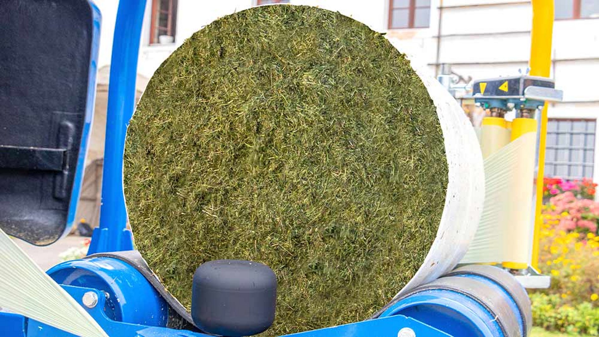 Samengeperste grasbaal (gehakseld)