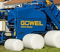 The variable baler can press bales between 0.8 m - 1.4 m in diameter.