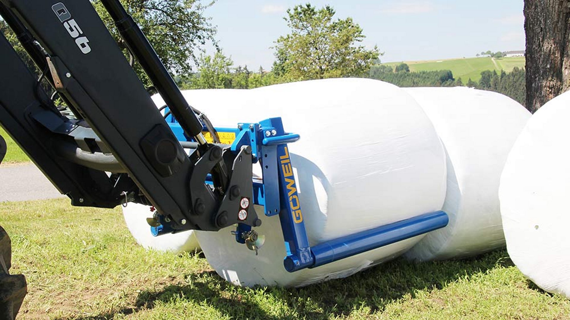 Ook met de frontlader kan de BTGHY perfect worden bediend.