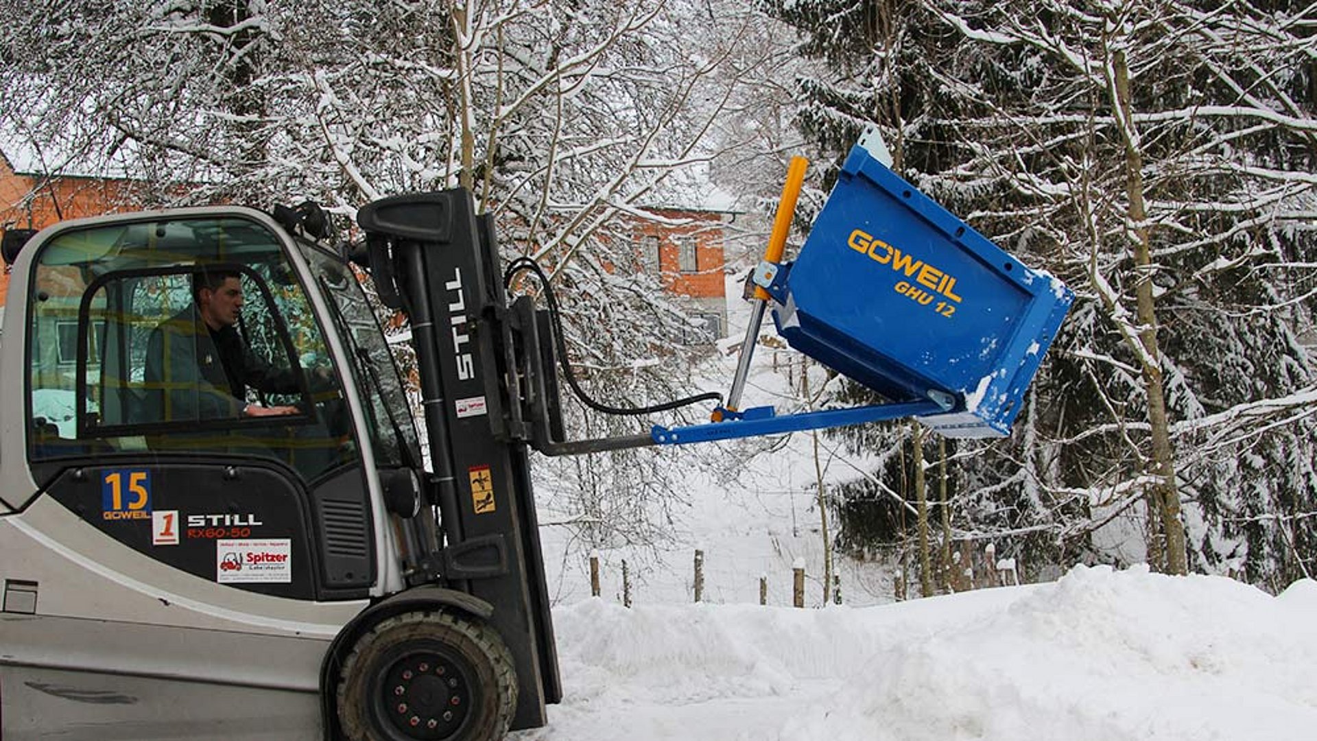 Notamment pour un usage commercial, nos bennes basculantes éprouvées existent également pour empileurs.