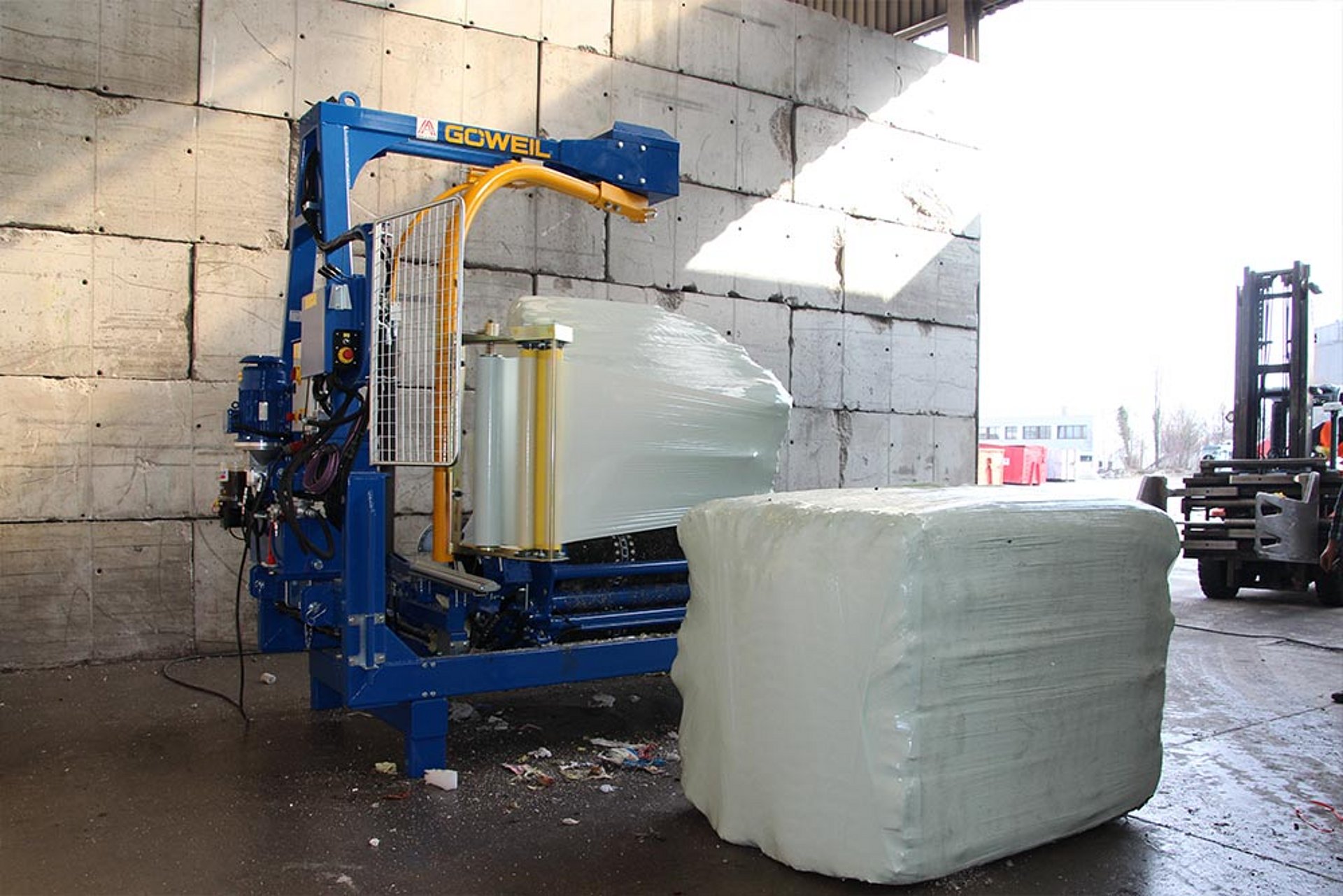 Die GÖWEIL G3010 Q Industrie im Arbeitseinsatz.