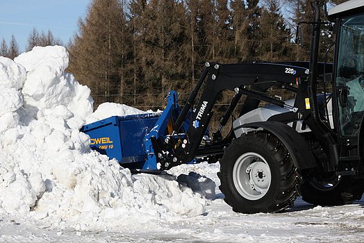 The GHU 10 proves equally useful when used for tasks common in the winter time, e.g. snow clearing.