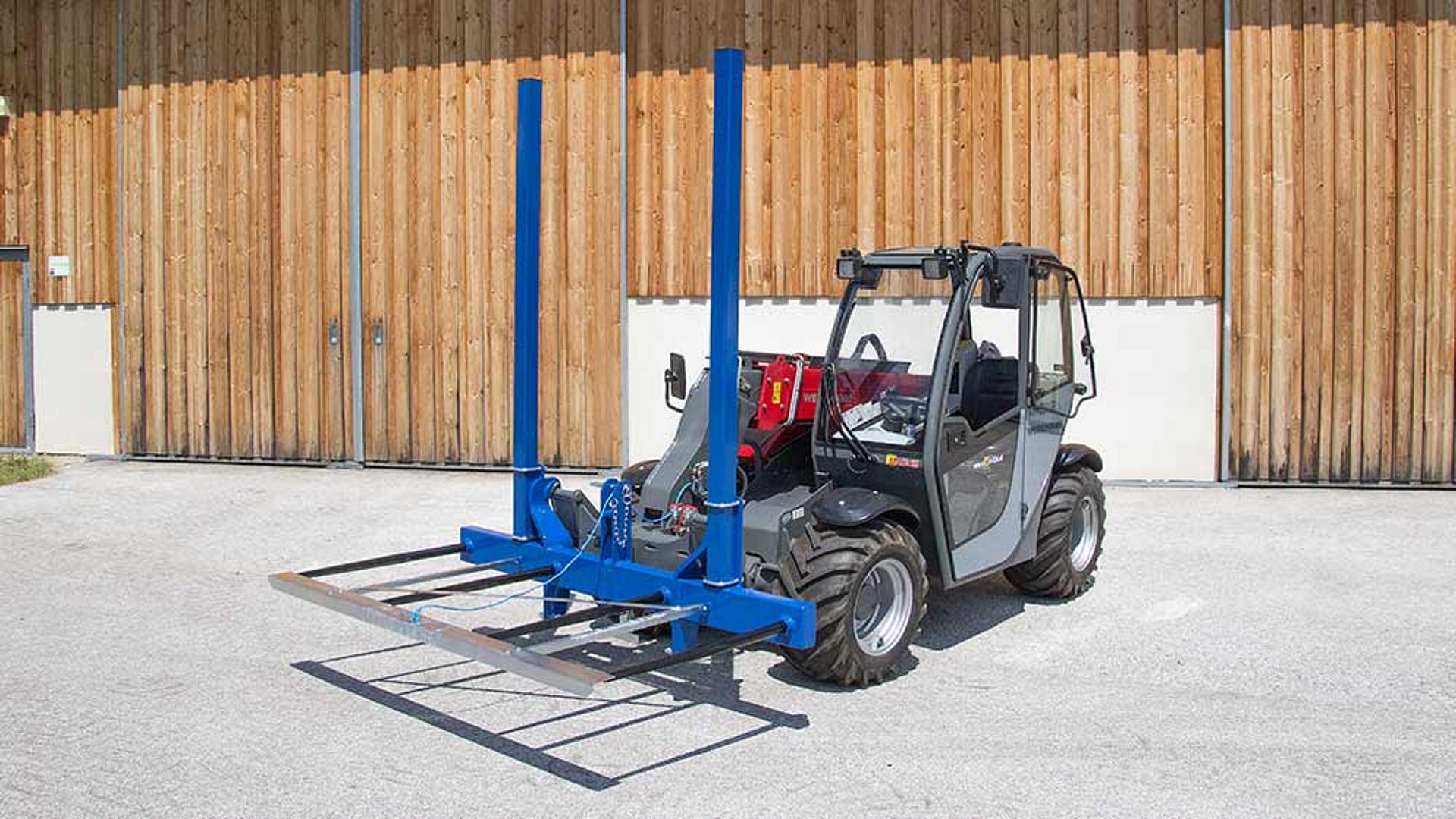 Speciálně pro přepravu hranatých balíků je jako dodatečné vybavení k dispozici nástavec na hranaté balíky.