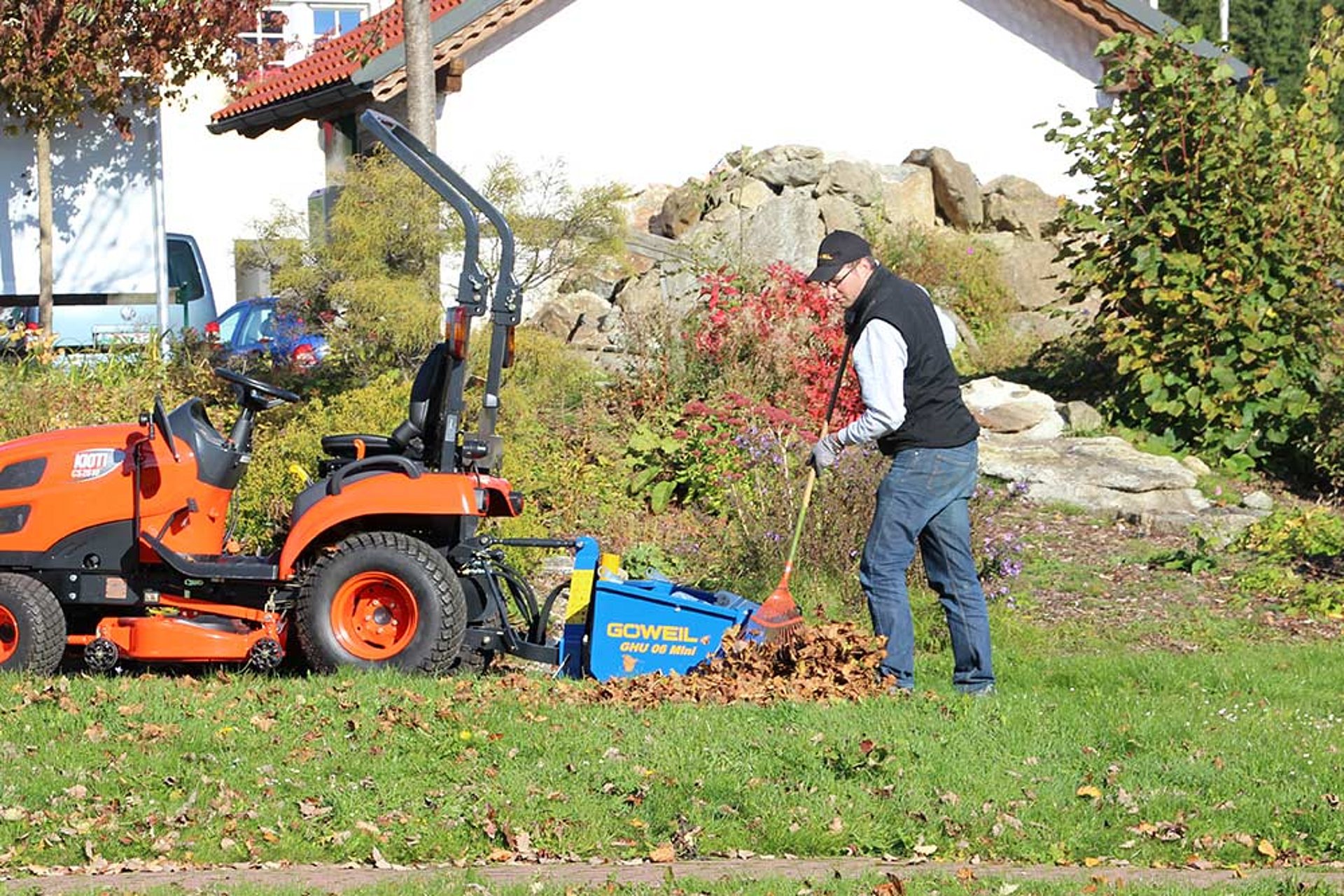 De GHU 06 Mini hoogkiepbak is zeer geschikt voor tuinwerkzaamheden.