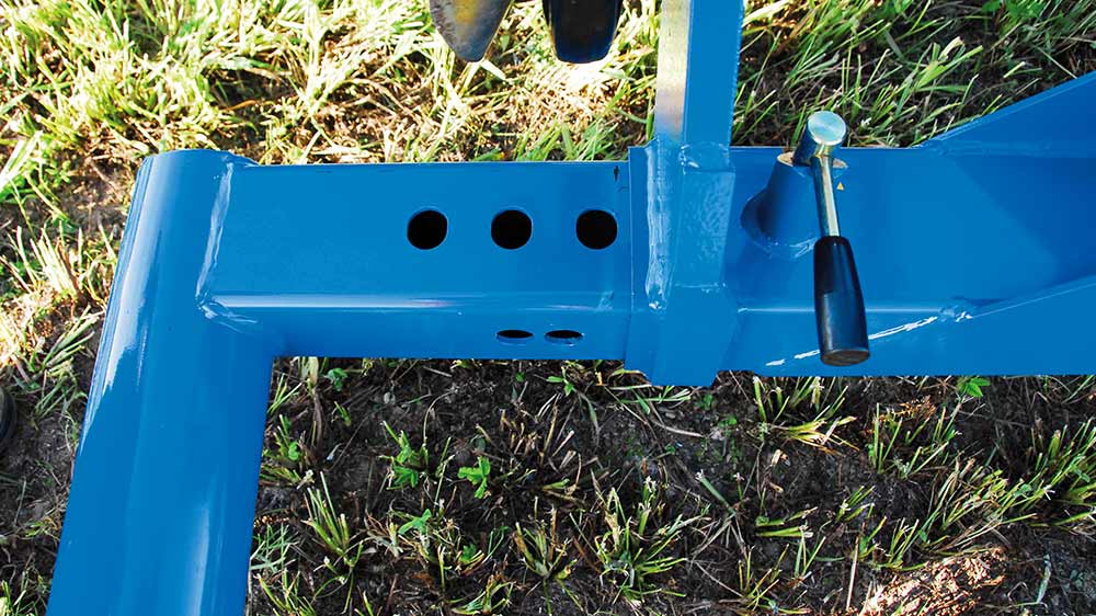 The opening area can be adjusted mechanically in 50 mm steps by means of a quick-release fastener.