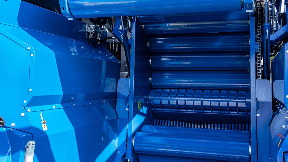 The ribbed profile ensures supreme compression density and the reliable rotation of the bale.
