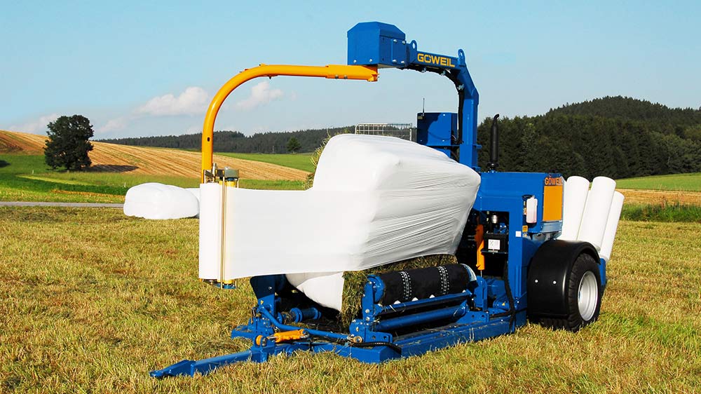 The G3010 Q Profi packages square and round bales in an equally clean and air-tight manner.