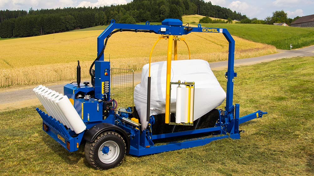 The ability to wrap two bales at the same time cuts down film consumption by 20%.