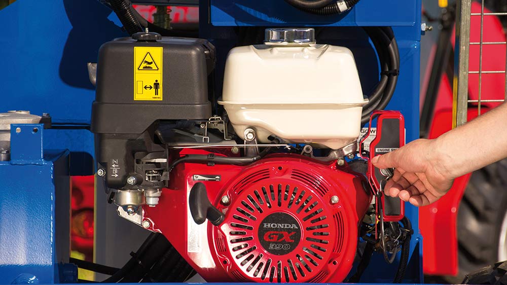 8.2 kW Honda gasoline engine including battery, generator and electric starter as well as hydraulic system