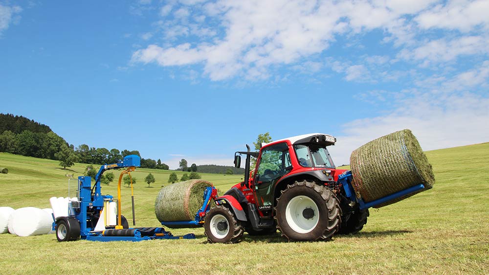 The G3010 Profi is being loaded.