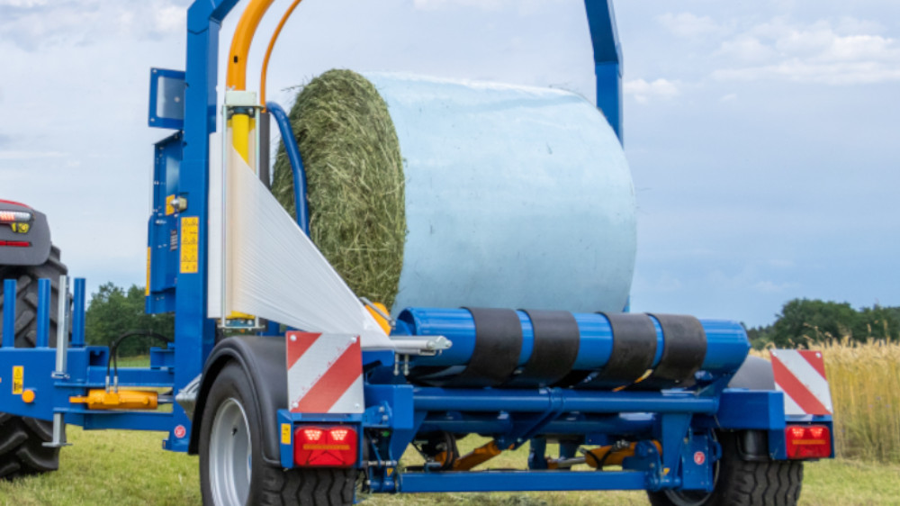 The bales are packaged in a fast, clean and air-tight manner.