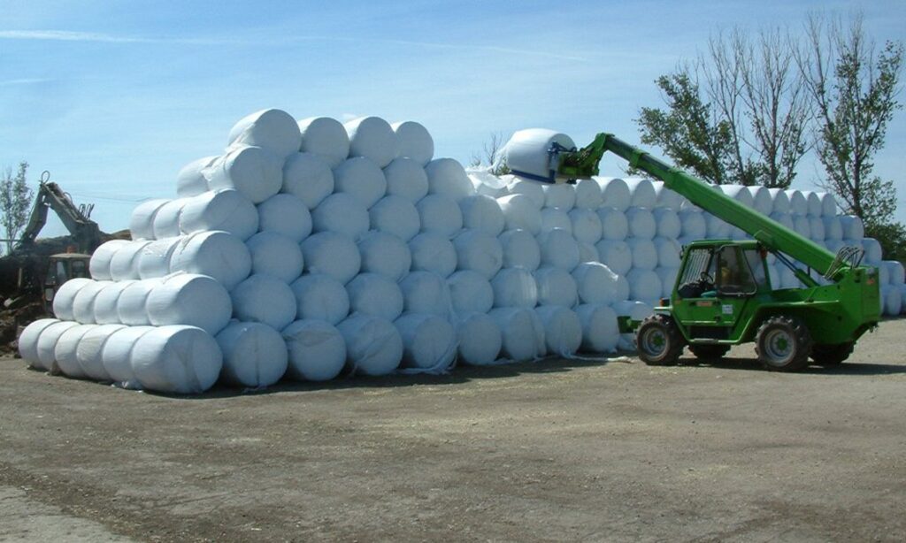 Correct storage of silage bales